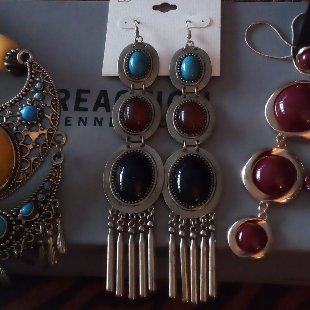 Jewelry - Picture 3 of 5
